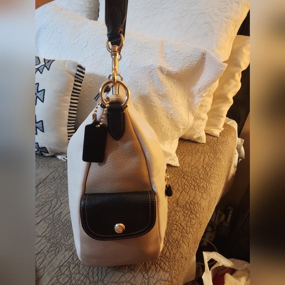 Coach Penny Shoulder Duffle in Chalk Colorblock Cream, Tan & Black Never Carried - Picture 7 of 16